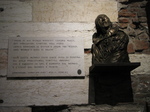 SX19447 Shakespear statue Verona, Italy.jpg